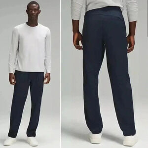 Lululemon Lightweight Twill Classic-Fit Pant Size L